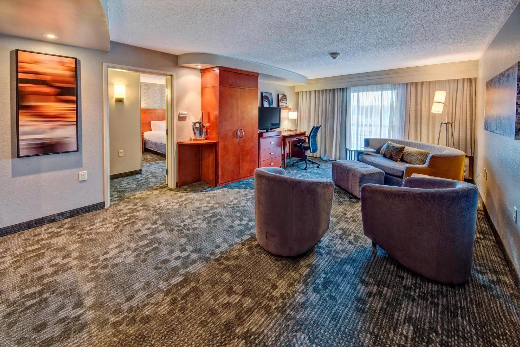 Courtyard By Marriott Alexandria Ξενοδοχείο Εξωτερικό φωτογραφία