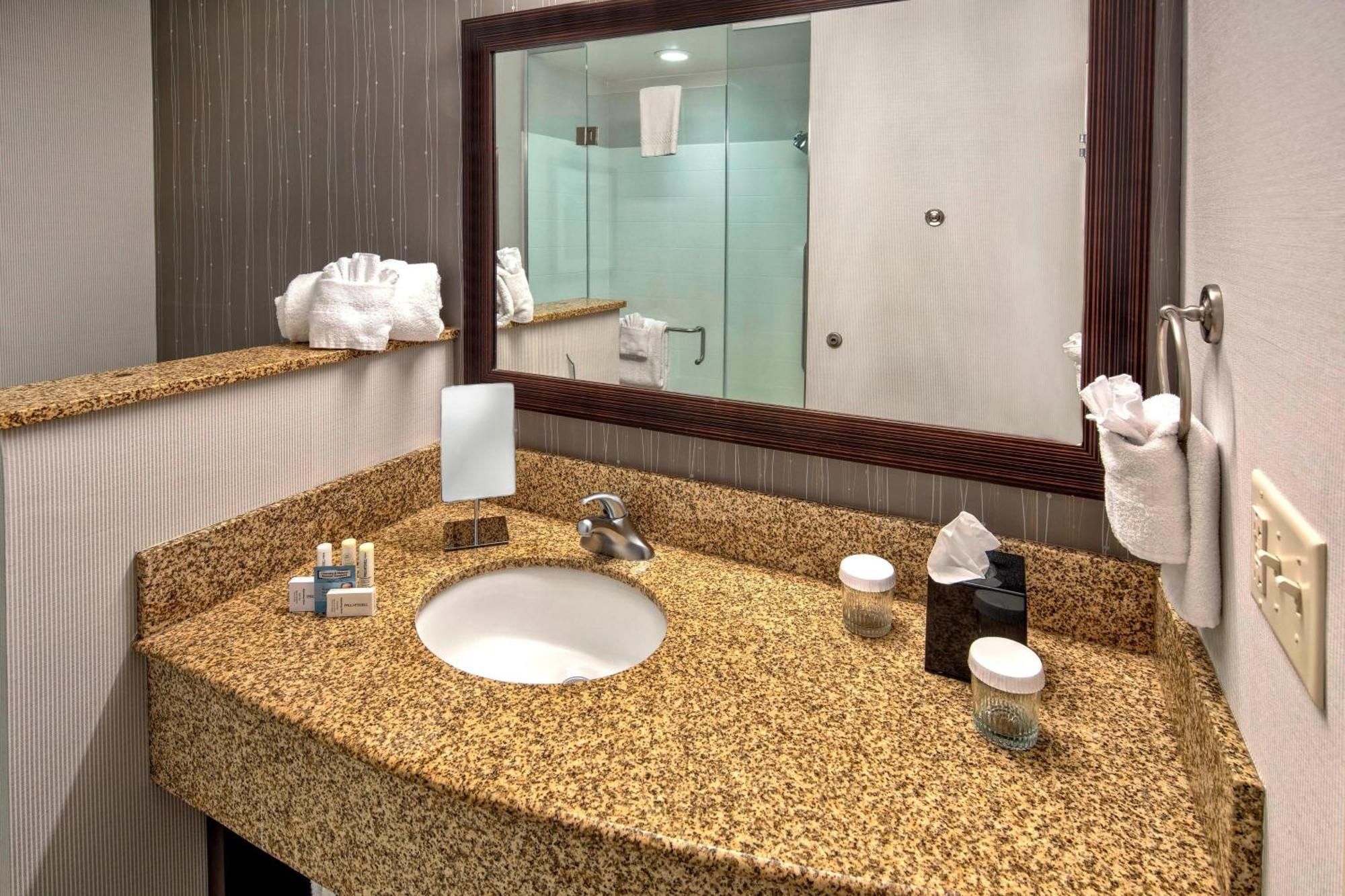 Courtyard By Marriott Alexandria Ξενοδοχείο Εξωτερικό φωτογραφία