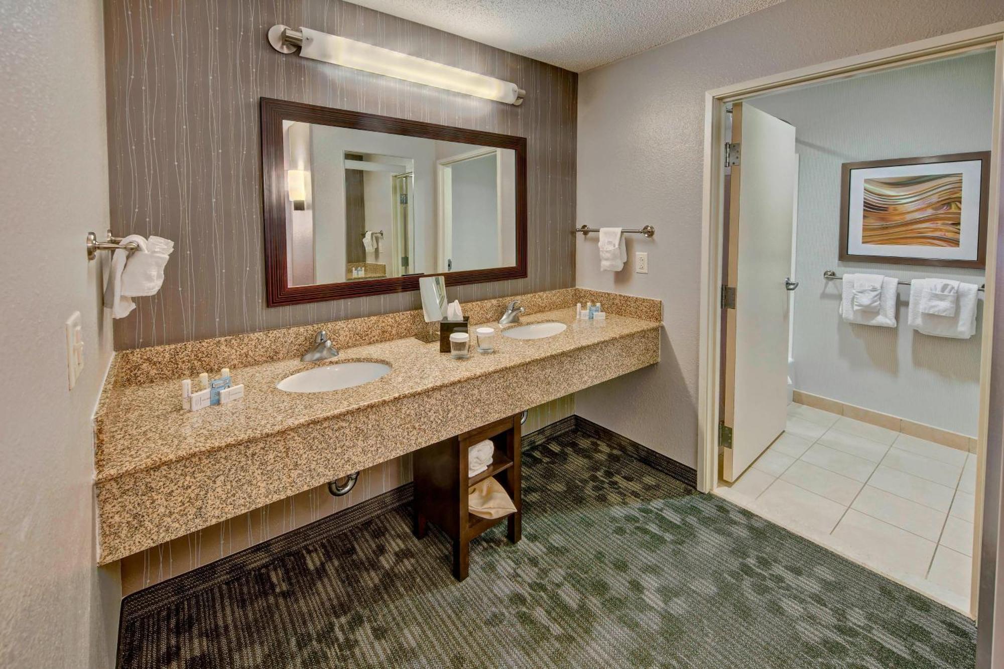 Courtyard By Marriott Alexandria Ξενοδοχείο Εξωτερικό φωτογραφία