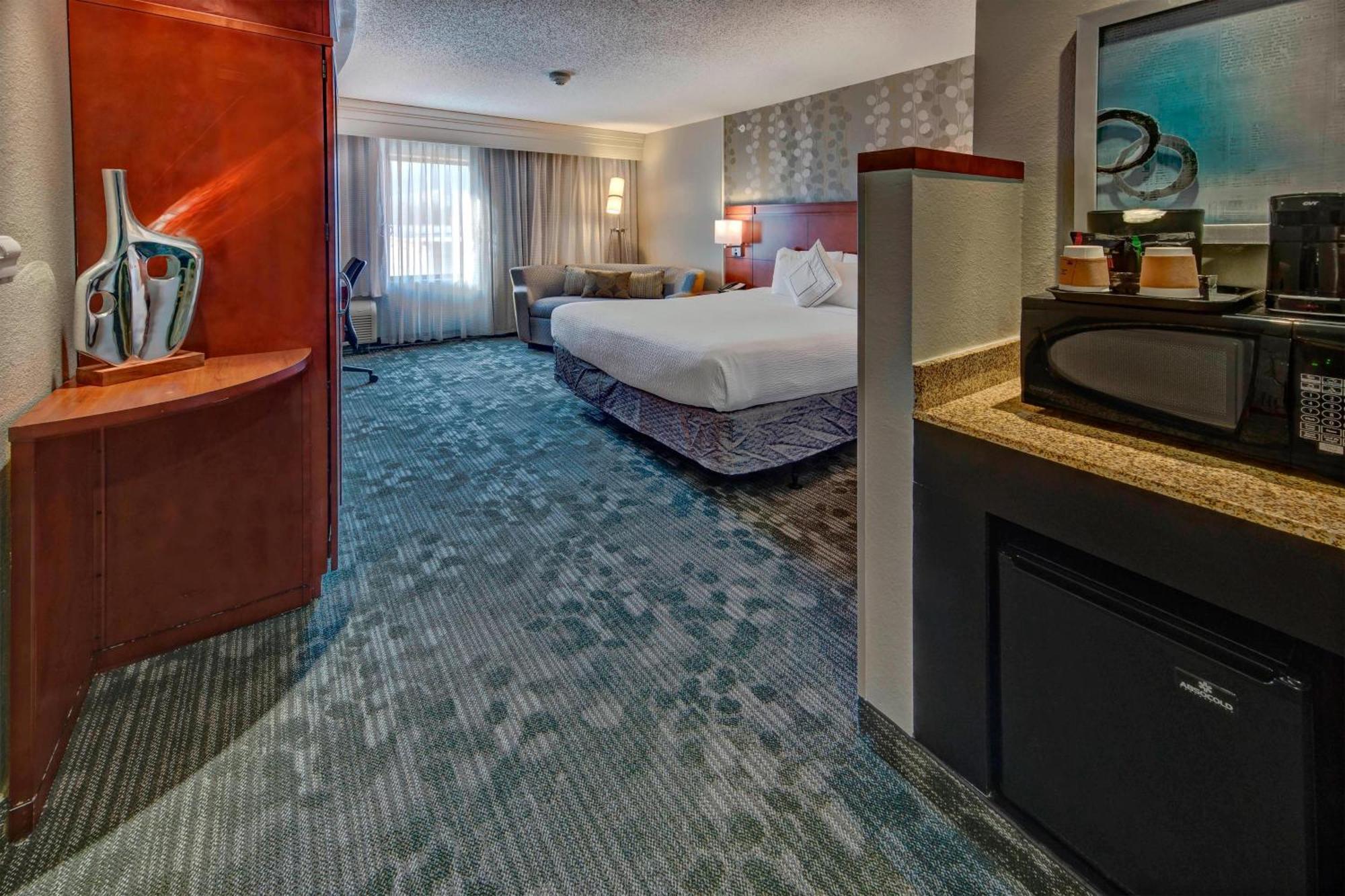 Courtyard By Marriott Alexandria Ξενοδοχείο Εξωτερικό φωτογραφία