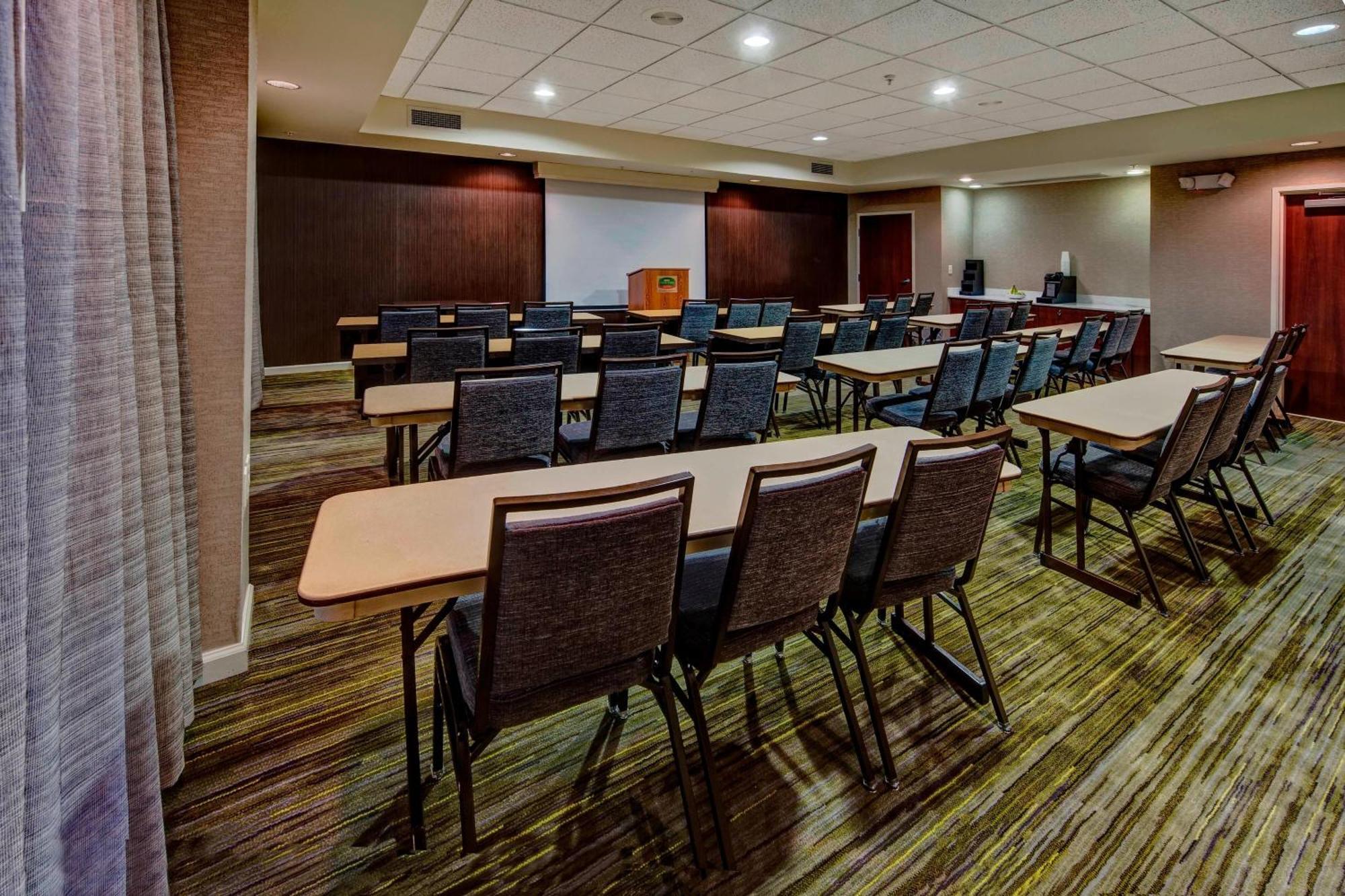Courtyard By Marriott Alexandria Ξενοδοχείο Εξωτερικό φωτογραφία