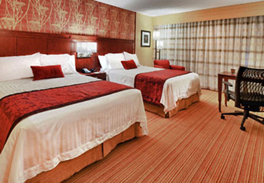Courtyard By Marriott Alexandria Ξενοδοχείο Δωμάτιο φωτογραφία
