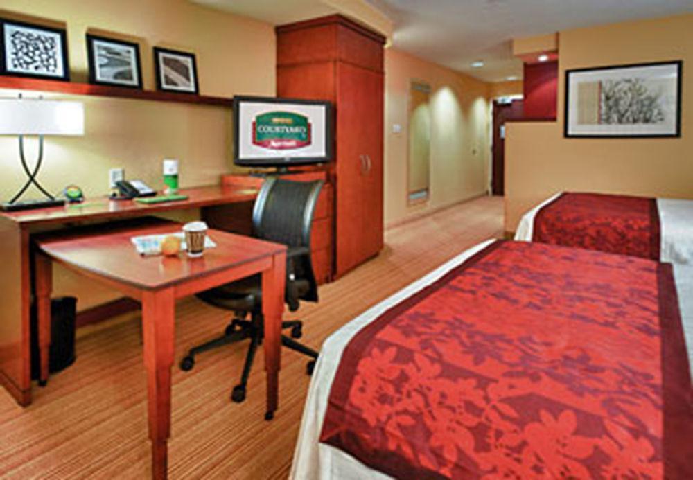 Courtyard By Marriott Alexandria Ξενοδοχείο Δωμάτιο φωτογραφία