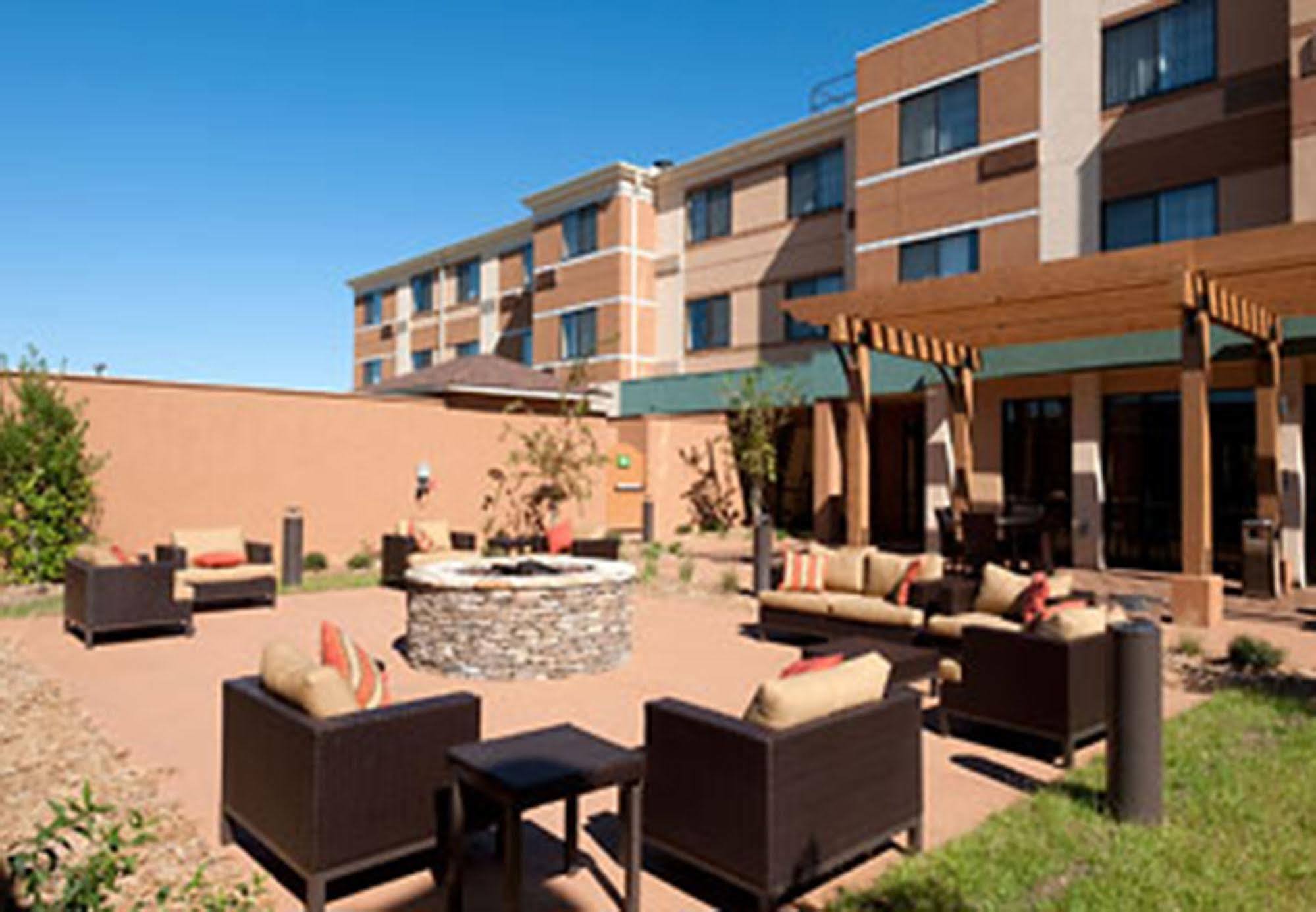 Courtyard By Marriott Alexandria Ξενοδοχείο Εξωτερικό φωτογραφία