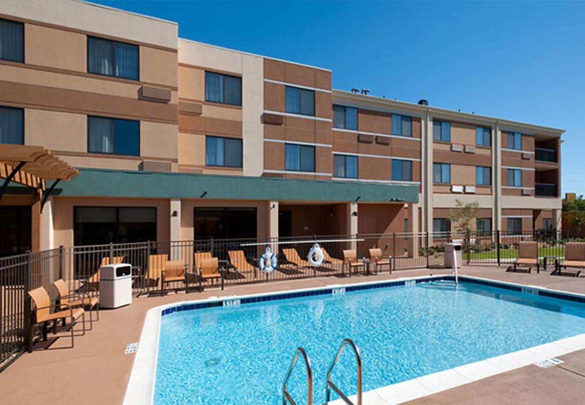 Courtyard By Marriott Alexandria Ξενοδοχείο Εξωτερικό φωτογραφία